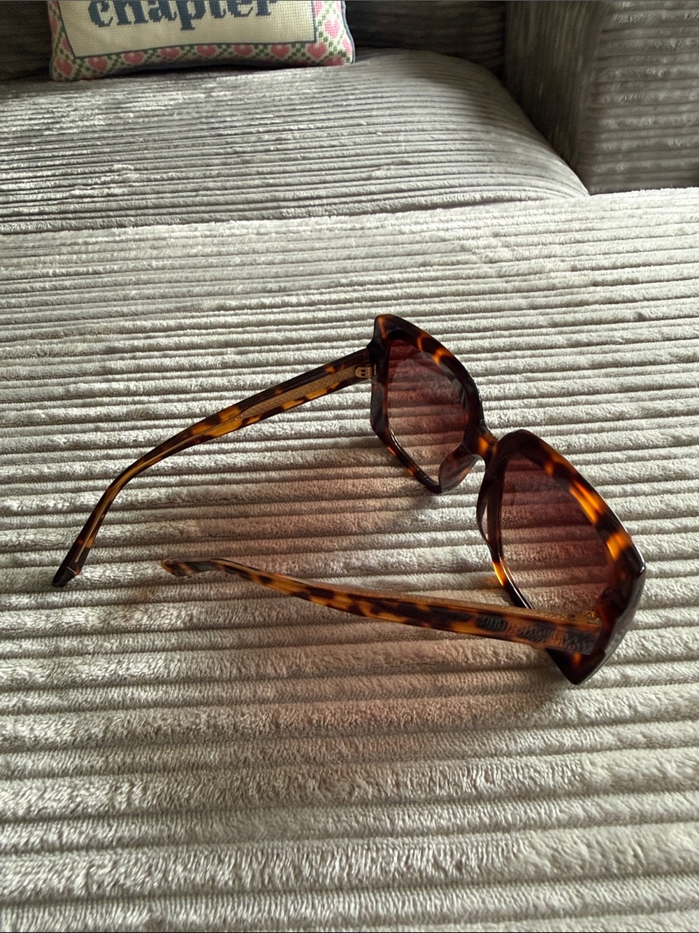 Diff Eyewear Tortoise Shell Frame with Brown Gradient Lenses - Picture 2 of 4